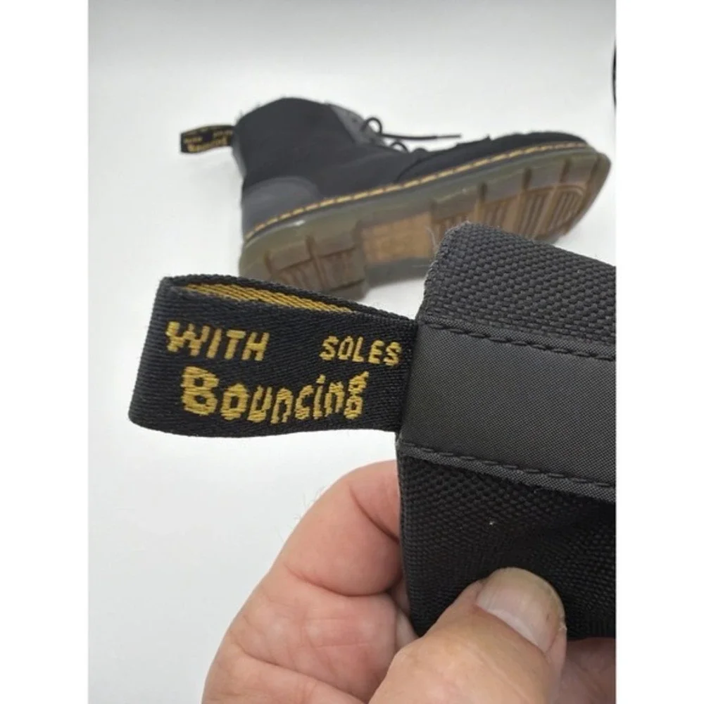 Dr. Martens Combs Youth Boots Black Canvas Side Zip US 5Y / EU 37.       ‎ 1587